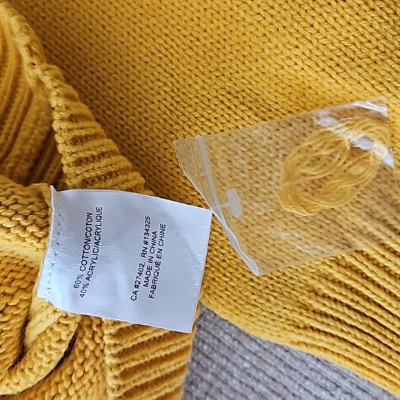 Orb Life Turtle neck sweater - Picture 6 of 6